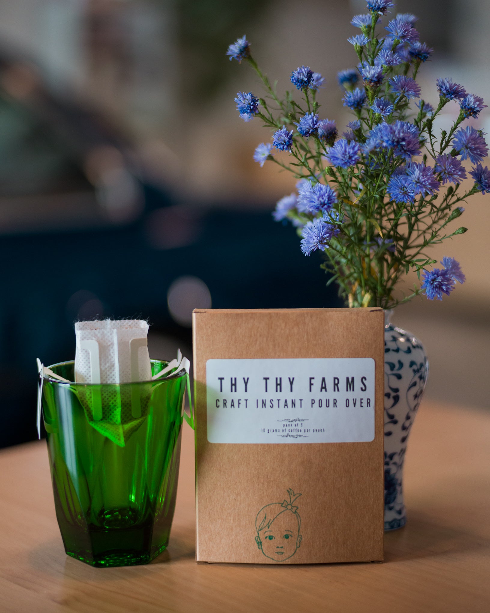 NotNeutral - Vero Glass in Emerald – Chloé Cà Phê & Roastery